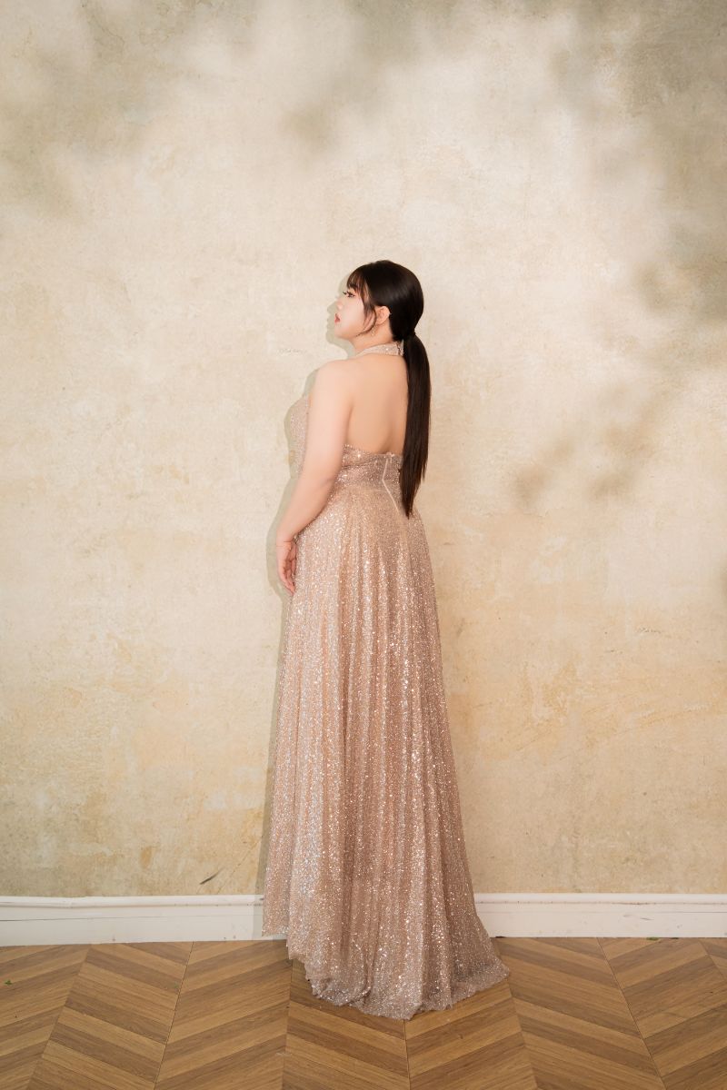 大尺碼禮服 推薦 香檳金亮片 婚紗 裙擺線條流暢