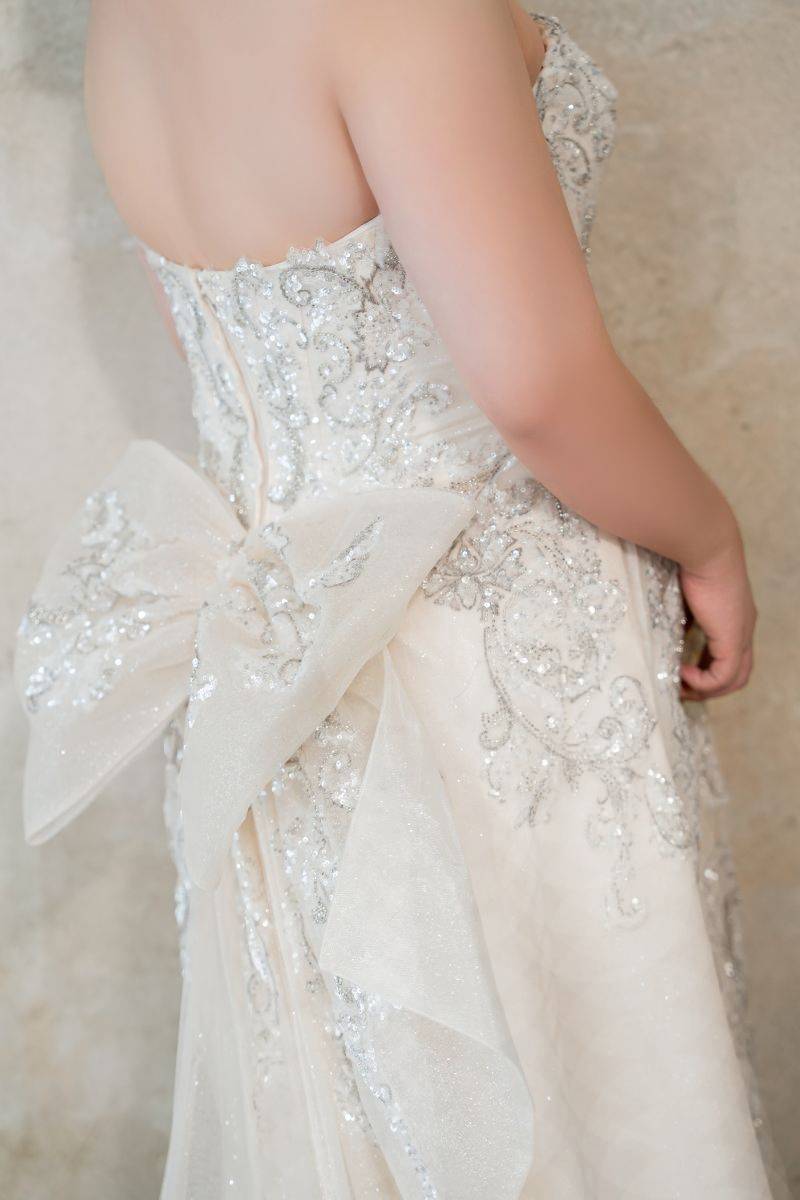 板橋 大尺碼禮服 婚紗 蕾絲白紗 背後蝴蝶結重點設計