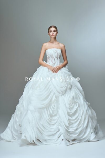 蘿亞婚紗推薦 高訂婚紗 玫瑰雲瀑.蕾絲花瓣澎裙禮服