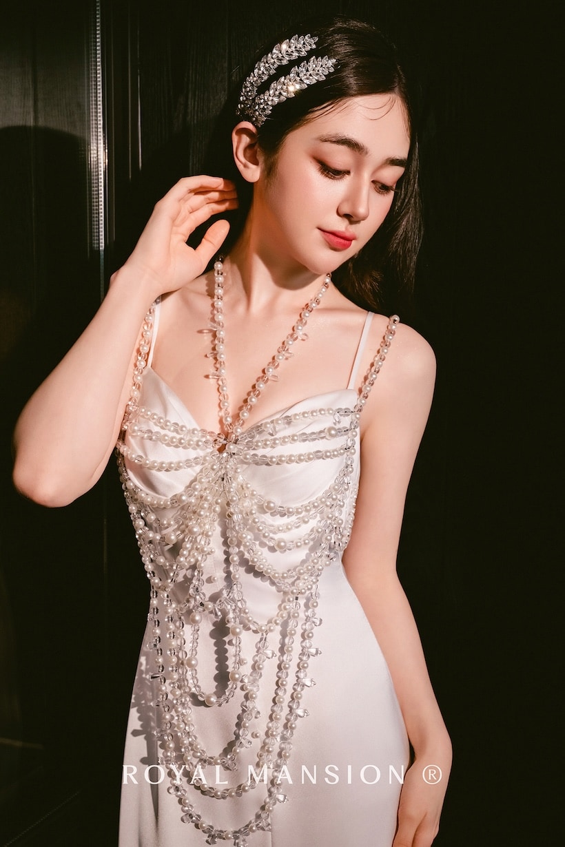 法式高訂婚紗－珍珠可變式婚紗側面，蘿亞婚紗台北