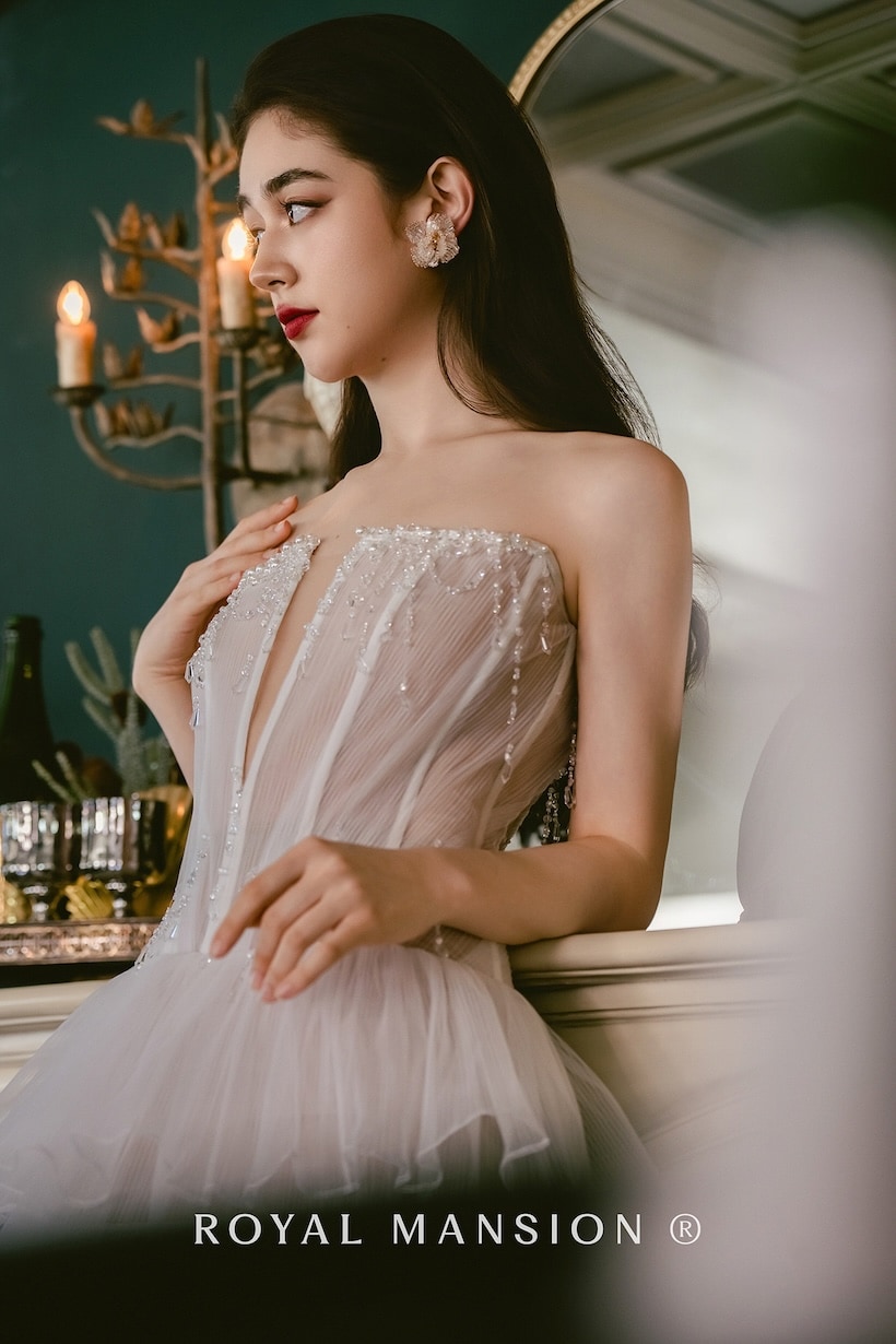 法式高訂婚紗－立體紗裙婚紗正面，蘿亞婚紗台北