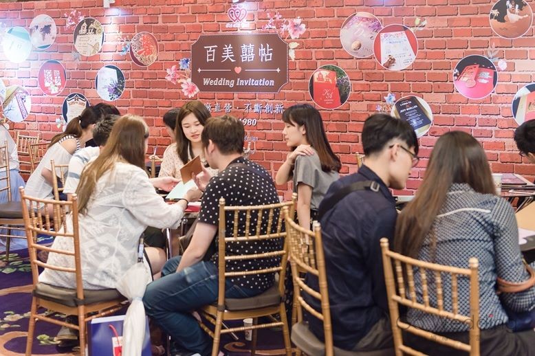 aab3238922bcc25a6f606eb525ffdc56-1