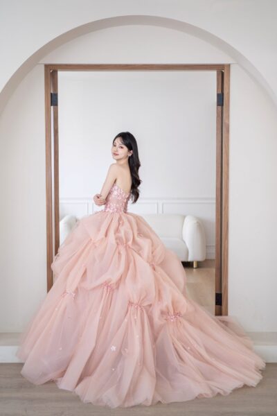 高雄翡麗婚紗 韓系婚紗 花園系列禮服 櫻花少女．粉色花瓣層次禮服