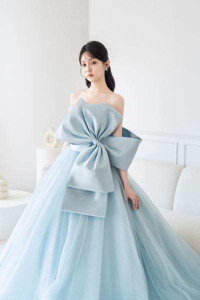 高雄翡麗婚紗 韓系婚紗 花園系列禮服 花園舞蝶．湛藍蝴蝶結禮服1