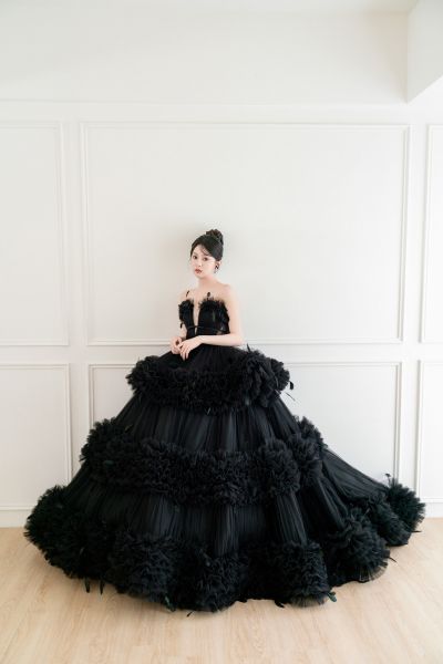 高雄翡麗婚紗 黑羽戀人．可拆式蛋糕澎裙禮服1